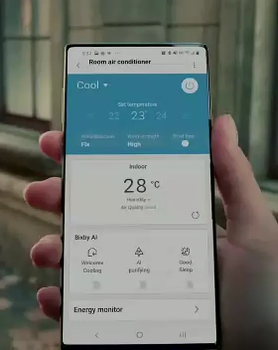 La app SmartThings en un celular, controlando un aire acondicionado en modo frío a 23 °C